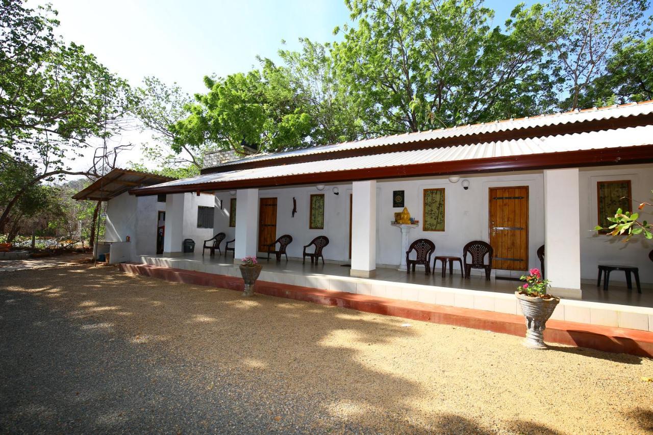 Hotel Amadi Rest Kataragama Exterior foto